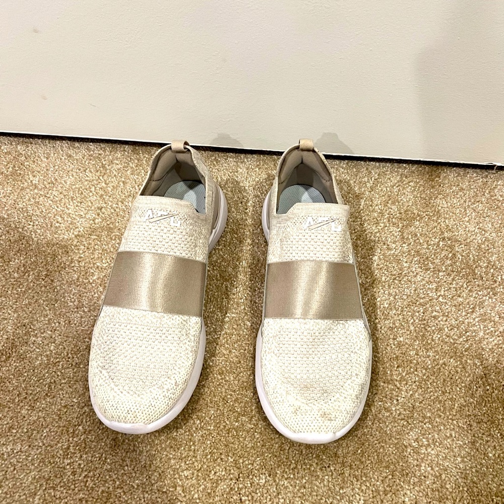 APL TechBloom Bliss Knit ~ oatmeal color